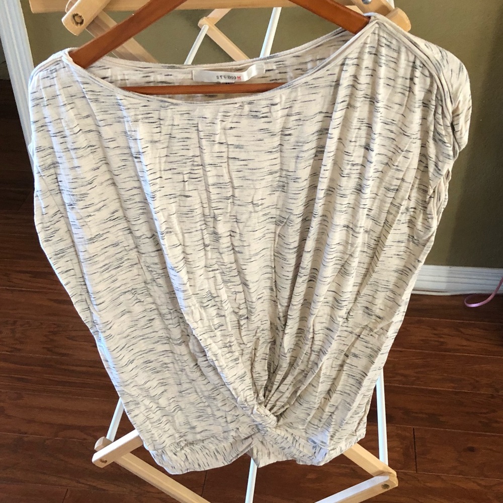 Studio M:  detailed w/ twisted knot.